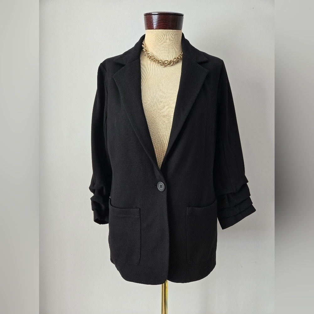 Bailey 44 Black Blazer. Soft And Pliable With 3/4 Scrunch Sleeves. Size Large